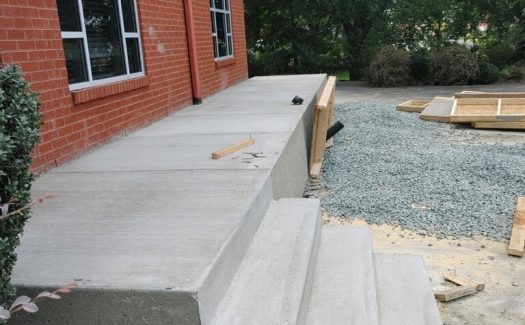 commercial-patio-steps-concrete
